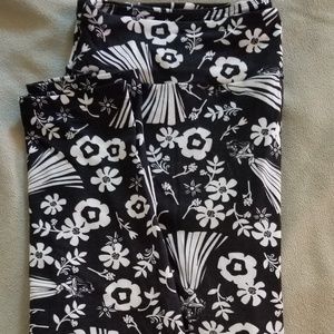 GUC Lularoe TC2 Disney leggings, Aurora